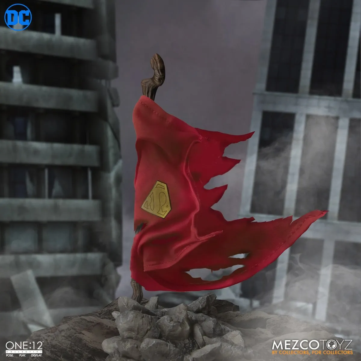 DC Comics Mezco One:12 Collective Superman Recovery Suit Edition
