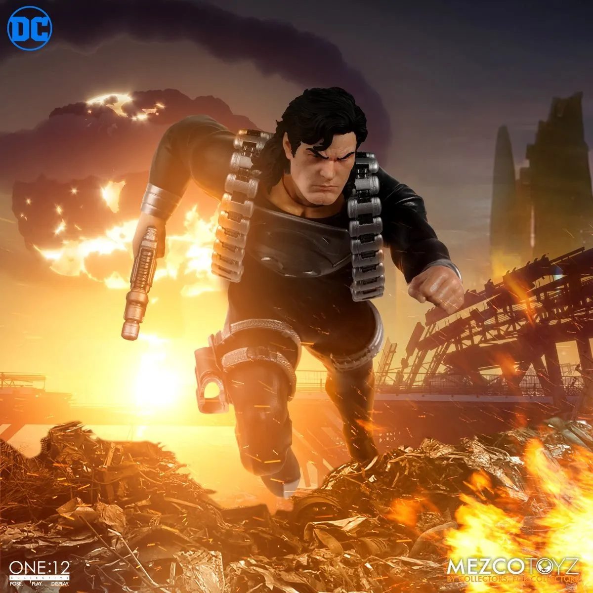 DC Comics Mezco One:12 Collective Superman Recovery Suit Edition